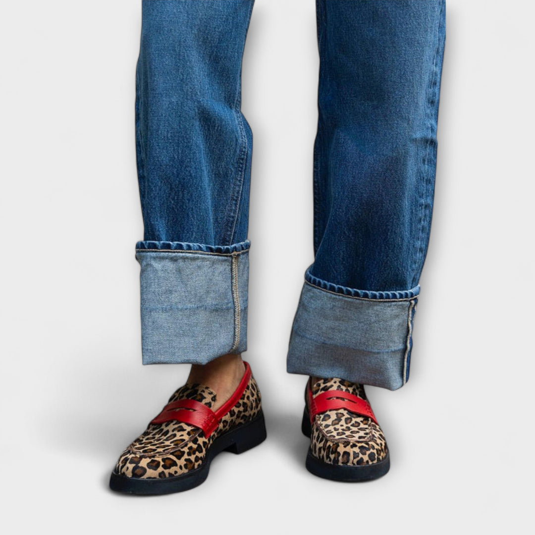 Liora – Leopar Desenli ve Yuvarlak Burun