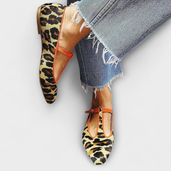 Gaia – Sivri Burunlu ve Leopar Desenli Balerin Ayakkabılar