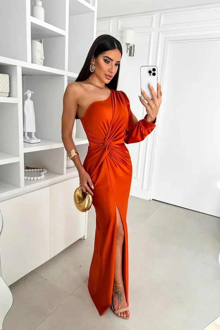 Evelyn™ – Tek Omuzlu Saten Maxi Elbise