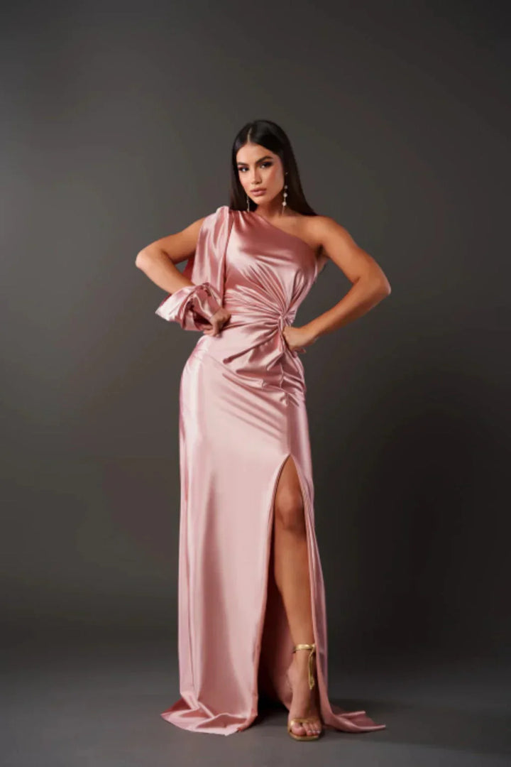 Evelyn™ – Tek Omuzlu Saten Maxi Elbise